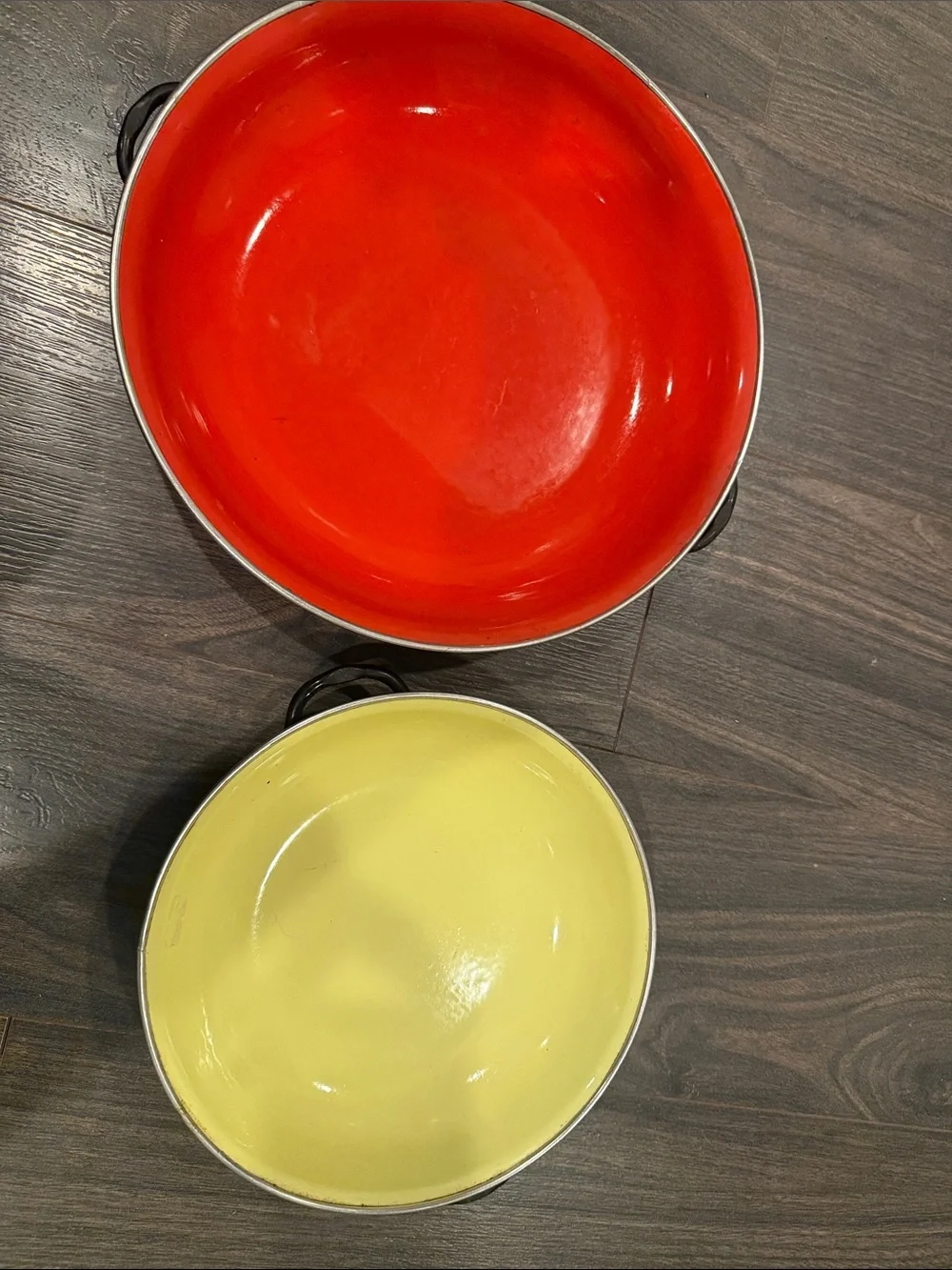 Red and Yellow pans - Home Kitchen 8:2